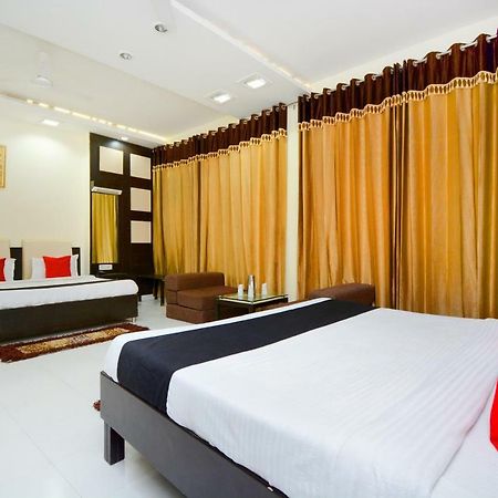 Capital O 4087 Hotel Akaal Residency أمريتسار المظهر الخارجي الصورة