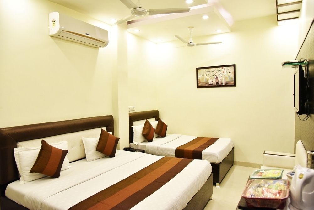 Capital O 4087 Hotel Akaal Residency أمريتسار المظهر الخارجي الصورة