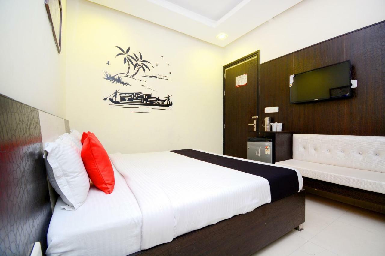 Capital O 4087 Hotel Akaal Residency أمريتسار المظهر الخارجي الصورة