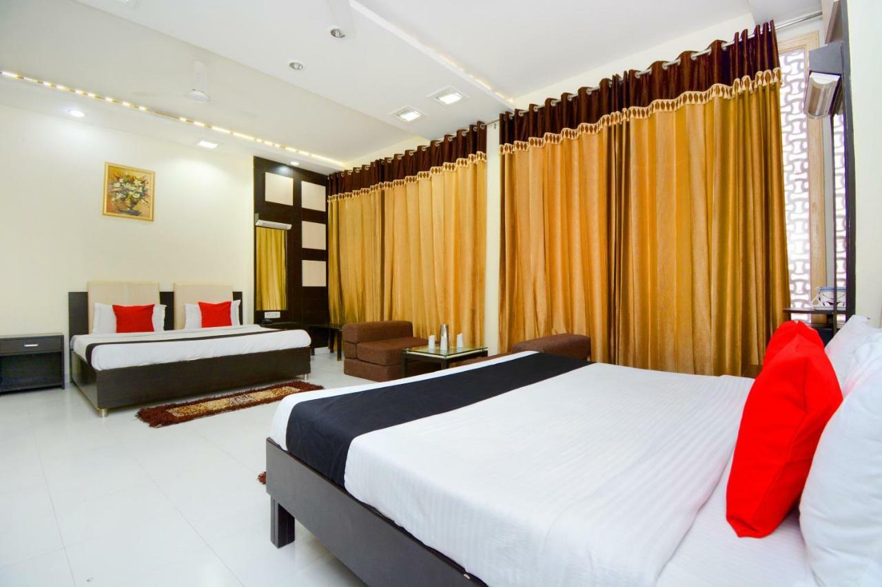 Capital O 4087 Hotel Akaal Residency أمريتسار المظهر الخارجي الصورة