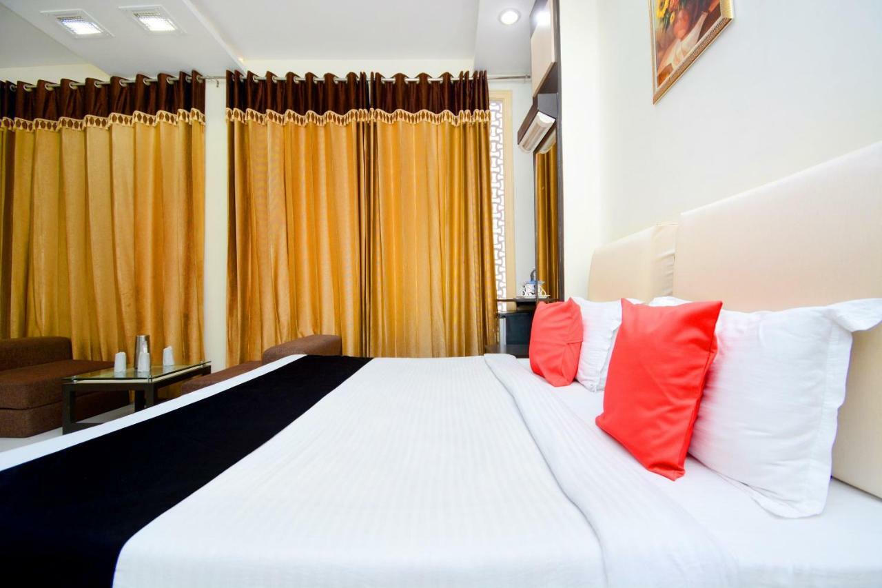 Capital O 4087 Hotel Akaal Residency أمريتسار المظهر الخارجي الصورة